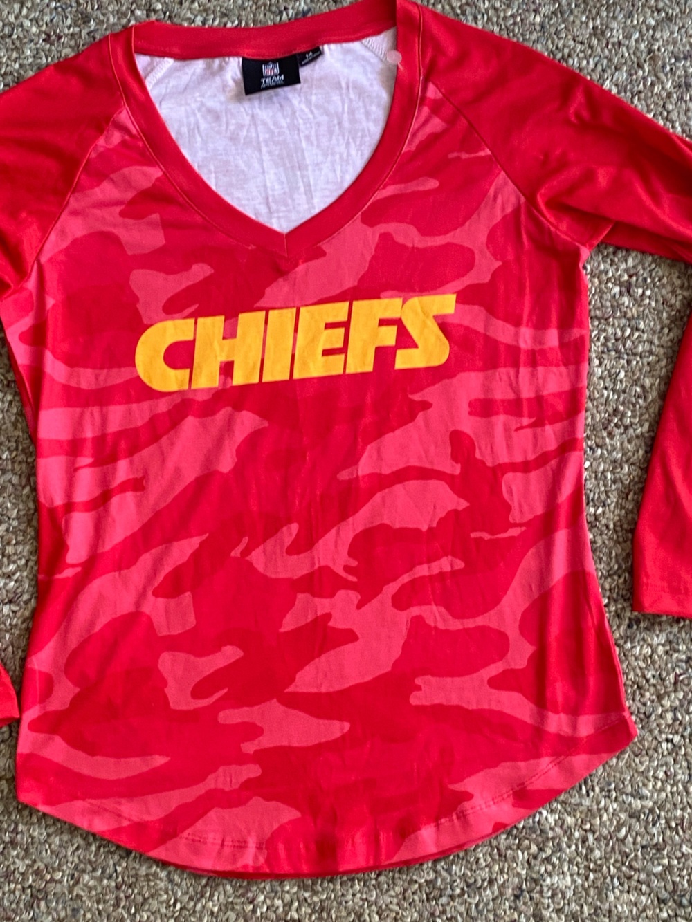 NFL Kansas City Chiefs Womens V Neck Red T Shirt L/S Size Medium